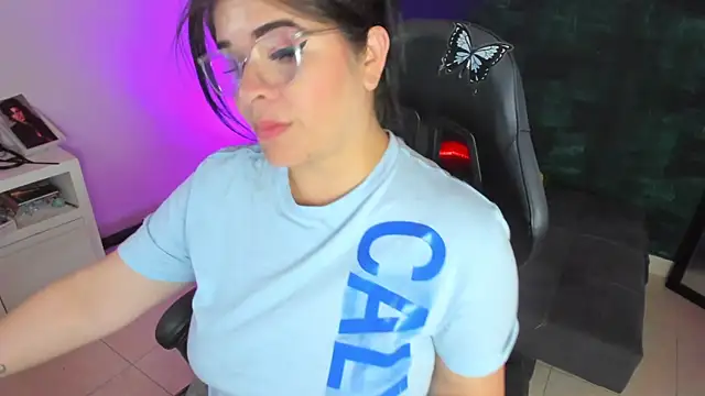 Snapshot of BellaFlaming chatting on January 16, 2025, 4:39 pm BellaFlaming online show from January 16, 2025, 4:39 pm