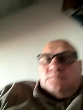 vanjbi45 online show from October 12, 2025, 6:01 am