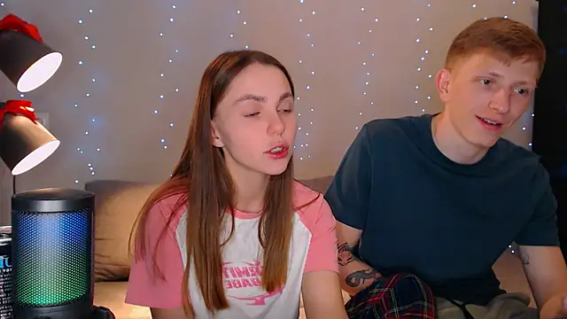 juliaanddima online show from February 16, 2025, 9:16 pm