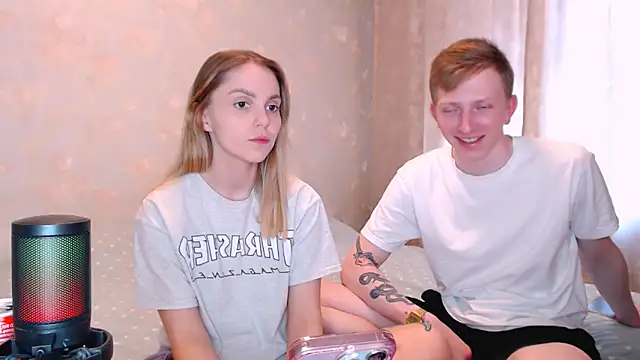 juliaanddima online show from June 4, 2026, 9:26 am