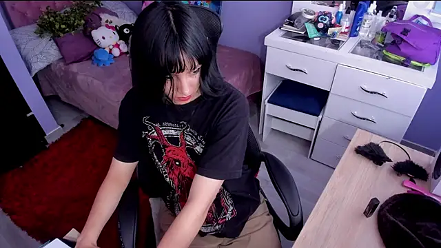 Room312  online show from January 22, 2025, 1:42 pm