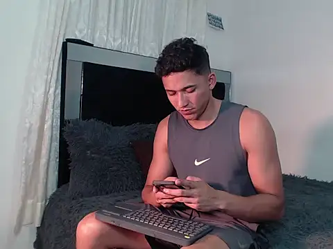 Snapshot of angel_sensual95 chatting on September 26, 2025, 2:37 am angel sensual95 online show from September 26, 2025, 2:37 am