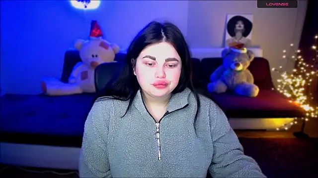 Emily Mo online show from December 8, 2024, 6:43 am