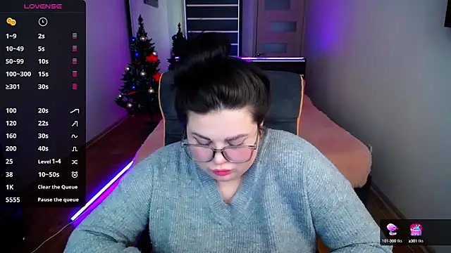 Emily Mo online show from December 19, 2024, 9:18 am