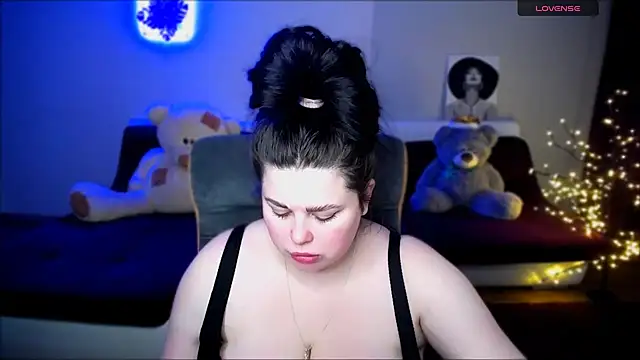 Emily Mo online show from December 22, 2024, 9:55 am