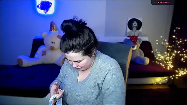 Emily Mo online show from December 25, 2024, 6:20 am
