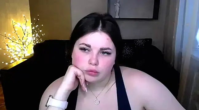 Emily Mo online show from March 16, 2025, 9:38 am