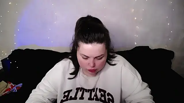 Emily Mo online show from March 1, 2026, 6:37 am