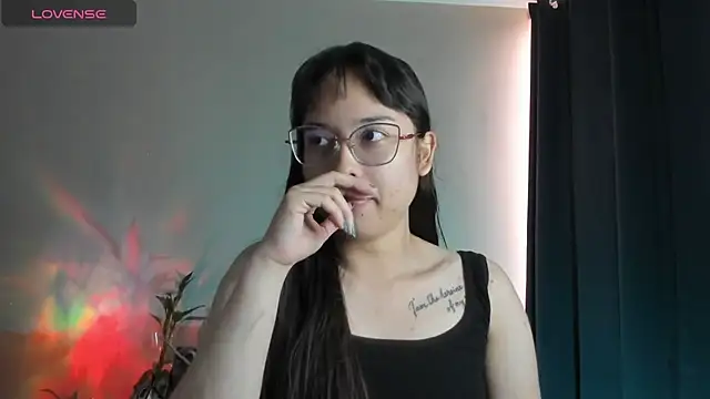 shantalc3rezo online show from October 13, 2025, 8:53 pm