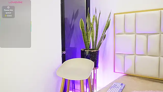 Anais aradia online show from January 9, 2026, 4:59 am