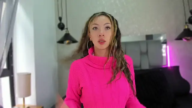 mia thompsonn  online show from May 12, 2026, 2:03 pm