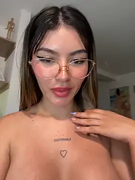 Your Honeey online show from October 20, 2025, 4:24 am