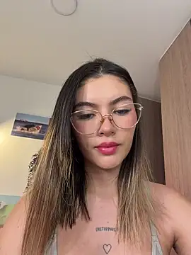 Your Honeey online show from April 1, 2026, 11:57 pm