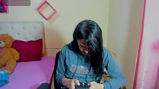 sweet1Girl online show from December 18, 2024, 1:56 pm