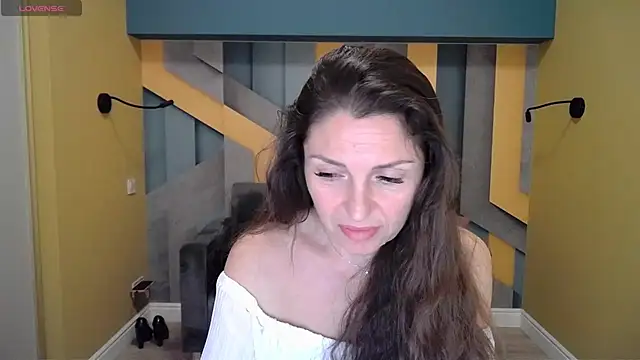 EllaLong online show from December 28, 2024, 3:37 pm