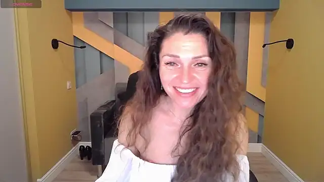 EllaLong online show from January 24, 2025, 3:45 pm