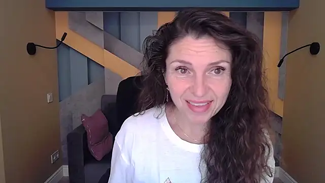 EllaLong online show from September 30, 2025, 11:37 am