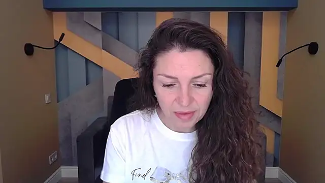 EllaLong online show from October 3, 2025, 11:29 am