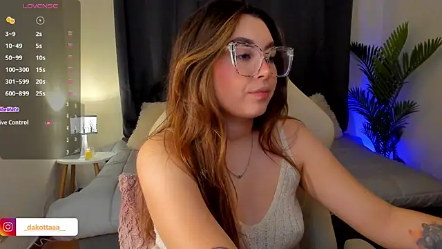 dakottaa  online show from October 29, 2025, 11:39 pm