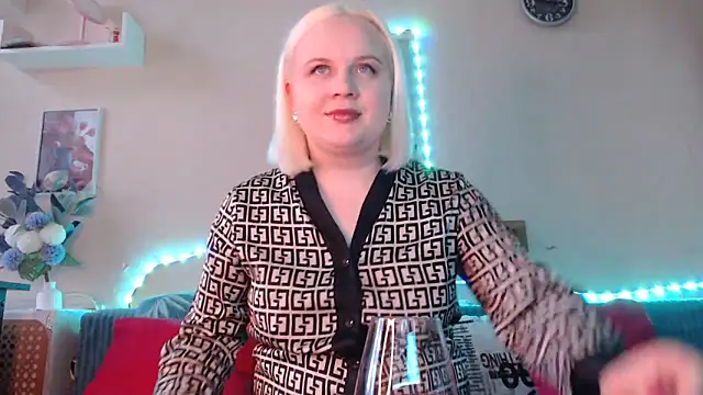 Karolina love  online show from January 25, 2025, 12:05 pm