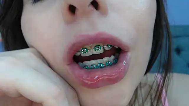 LilaSuni online show from December 3, 2024, 6:17 pm