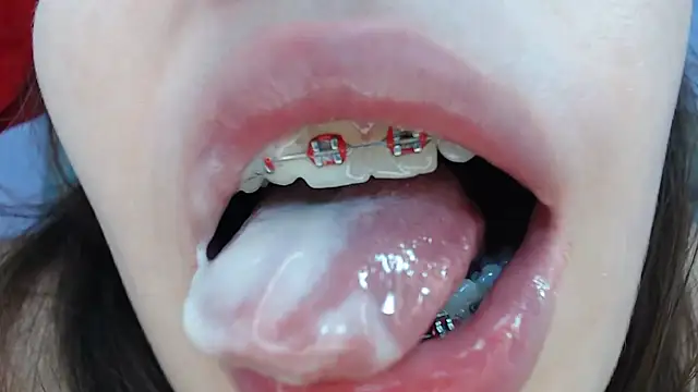 LilaSuni online show from December 15, 2024, 3:42 pm