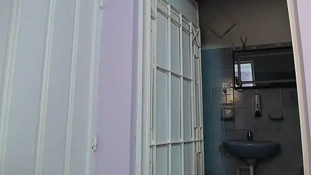 LilaSuni online show from October 20, 2025, 6:19 pm