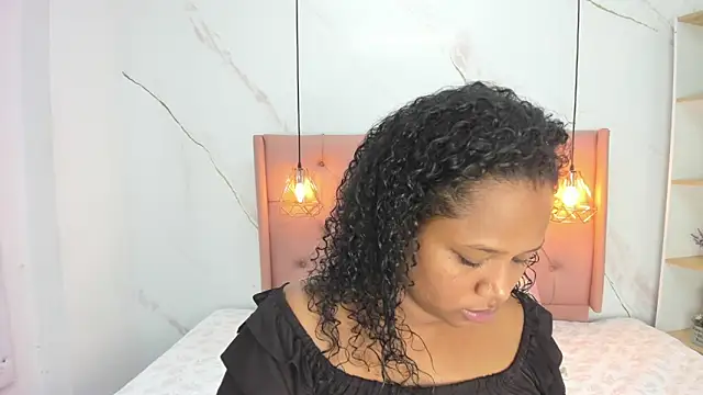 Snapshot of Belle_Brunette chatting on November 20, 2025, 8:52 pm Belle Brunette online show from November 20, 2025, 8:52 pm