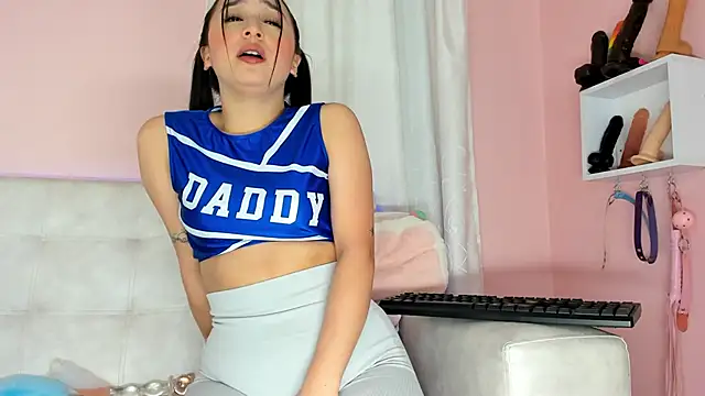 tinysara online show from January 31, 2025, 8:22 pm