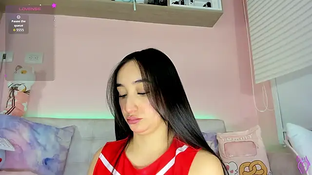 tinysara online show from February 9, 2026, 5:06 pm