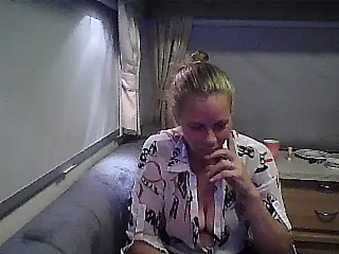 WildScorpio86 online show from November 26, 2025, 4:19 pm