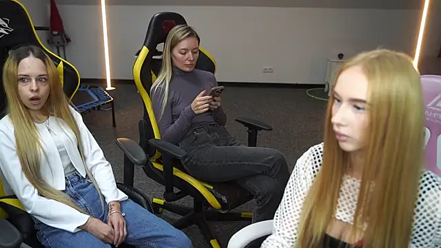 Amelia Blaze online show from September 29, 2025, 10:42 am