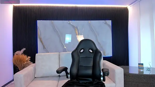 charlottewhitte online show from January 17, 2026, 1:05 pm