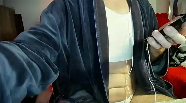 Snapshot of Chcitoodtebe chatting on January 30, 2025, 8:10 pm Chcitoodtebe online show from January 30, 2025, 8:10 pm