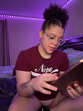 QueenNuttCollector online show from February 22, 2026, 11:20 am