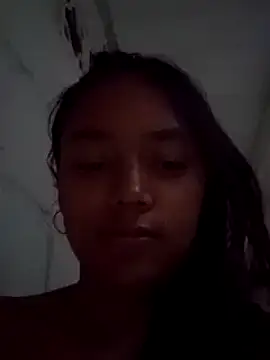 Chiara petterson online show from December 5, 2024, 4:34 pm