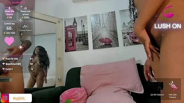 Snapshot of HOTBLACKANDWHITE2 chatting on December 12, 2024, 1:10 am HOTBLACKANDWHITE2 online show from December 12, 2024, 1:10 am