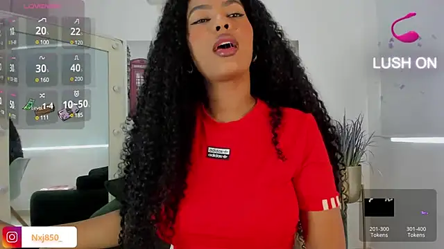 Snapshot of HOTBLACKANDWHITE2 chatting on December 29, 2024, 5:12 pm HOTBLACKANDWHITE2 online show from December 29, 2024, 5:12 pm