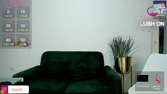 Snapshot of HOTBLACKANDWHITE2 chatting on January 13, 2025, 12:19 am HOTBLACKANDWHITE2 online show from January 13, 2025, 12:19 am