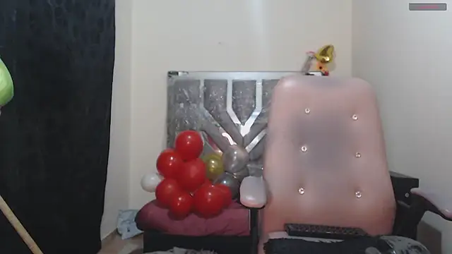 Snapshot of toxxxic_cams chatting on May 26, 2026, 7:37 am toxxxic cams online show from May 26, 2026, 7:37 am