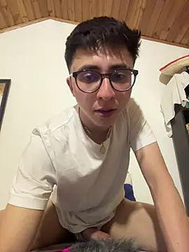 CamiRojas boy online show from March 12, 2026, 3:45 am