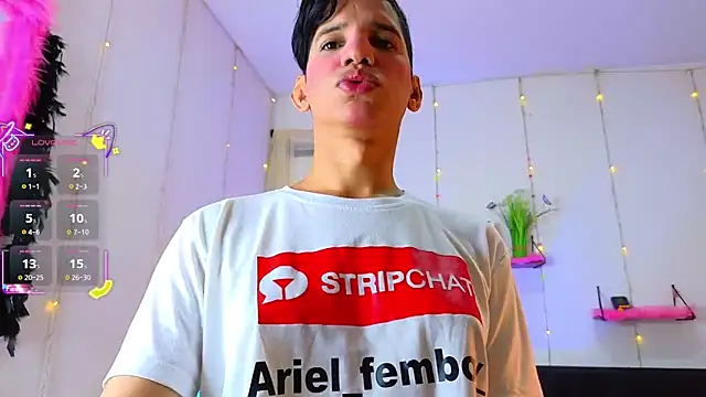 Ariel Femboy  online show from September 19, 2025, 4:47 am