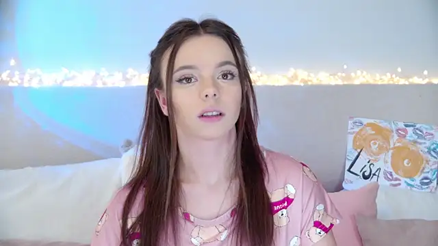 Snapshot of ElisabethDavis chatting on January 21, 2025, 3:10 pm ElisabethDavis online show from January 21, 2025, 3:10 pm