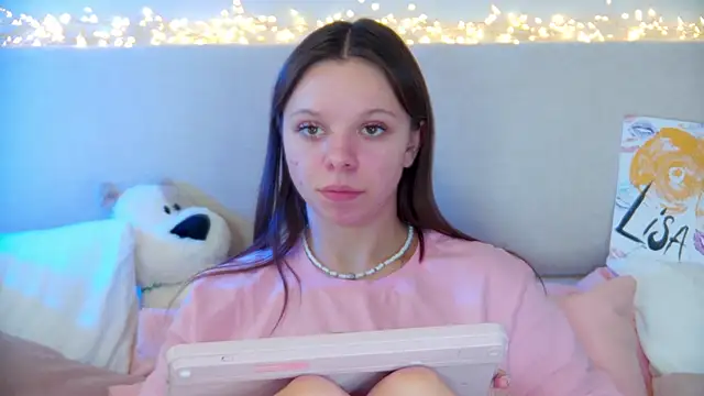 Snapshot of ElisabethDavis chatting on January 23, 2025, 9:18 pm ElisabethDavis online show from January 23, 2025, 9:18 pm