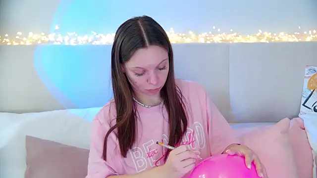 Snapshot of ElisabethDavis chatting on January 24, 2025, 12:20 am ElisabethDavis online show from January 24, 2025, 12:20 am