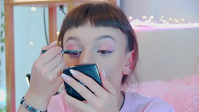 Snapshot of ElisabethDavis chatting on September 17, 2025, 3:24 pm ElisabethDavis online show from September 17, 2025, 3:24 pm