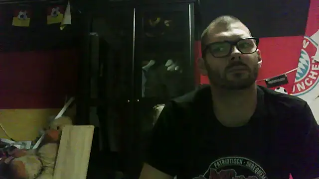 Die-geile-Sau online show from November 3, 2025, 7:48 pm