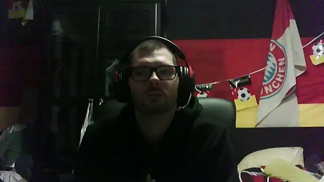 Die-geile-Sau online show from November 13, 2025, 9:47 pm