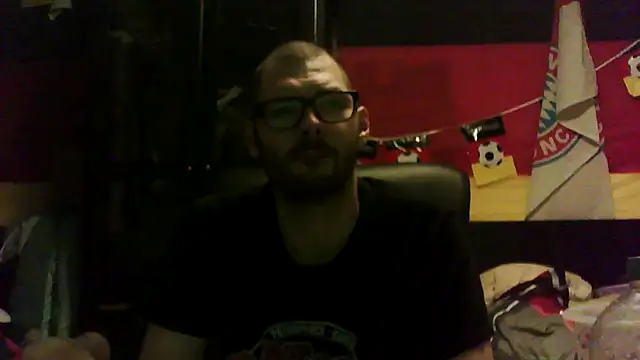 Die-geile-Sau online show from December 3, 2025, 4:05 pm