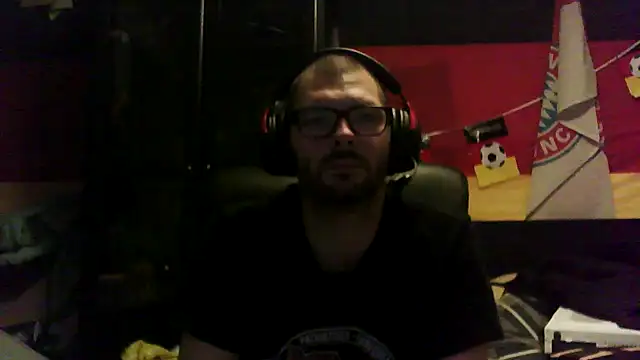 Die-geile-Sau online show from December 4, 2025, 9:34 pm